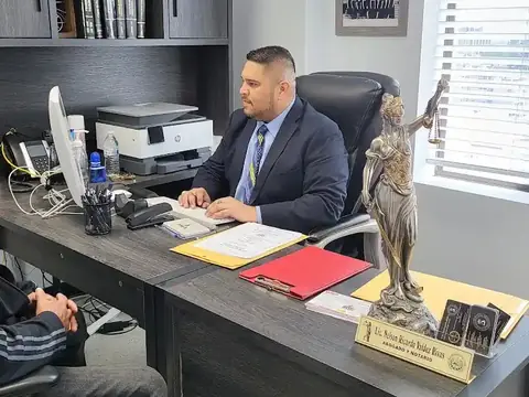Abogado y notario salvadoreño en Los Angeles – Tramitadora Legal Salvadoreña